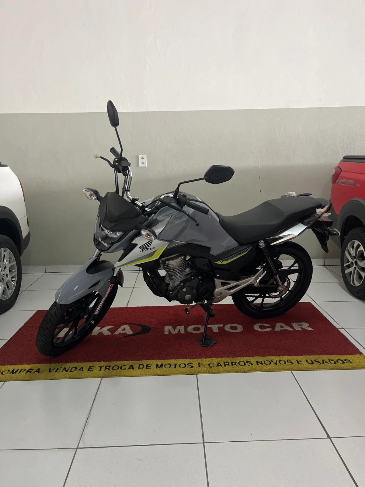 Honda Titan — foto 1 de 4