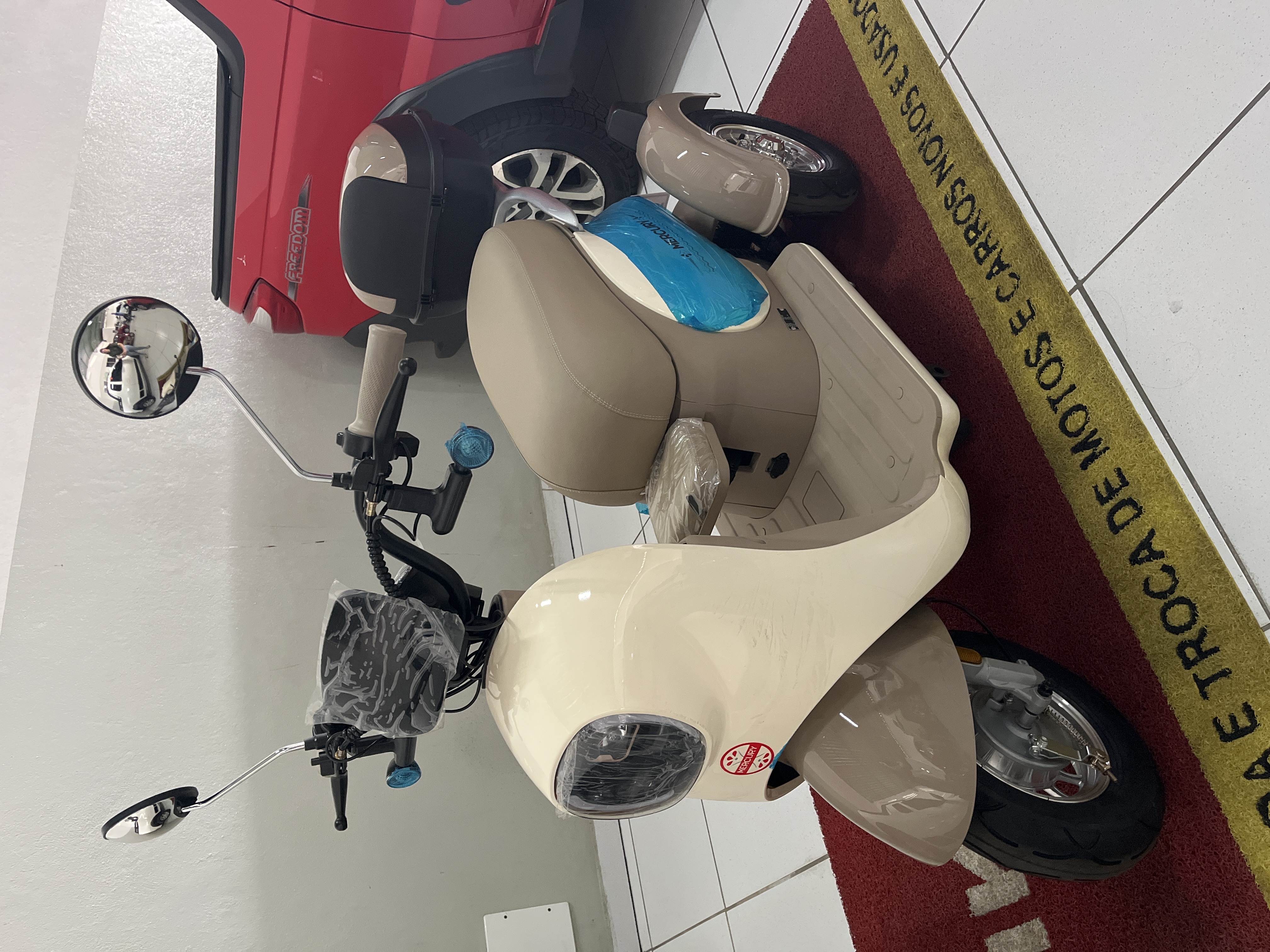 Mercury Triciclo — foto 1 de 2