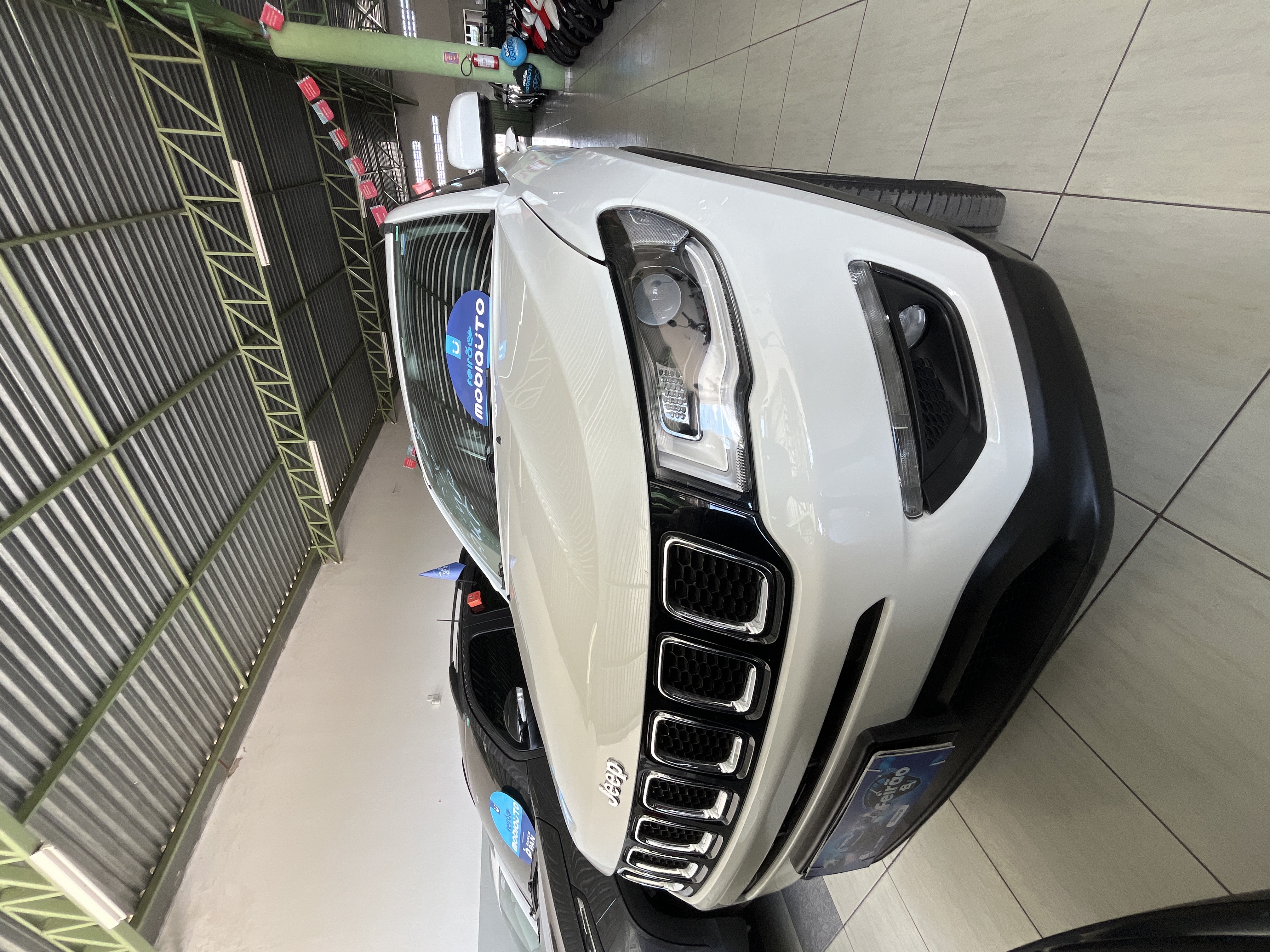 Jeep Compass — foto 1 de 4