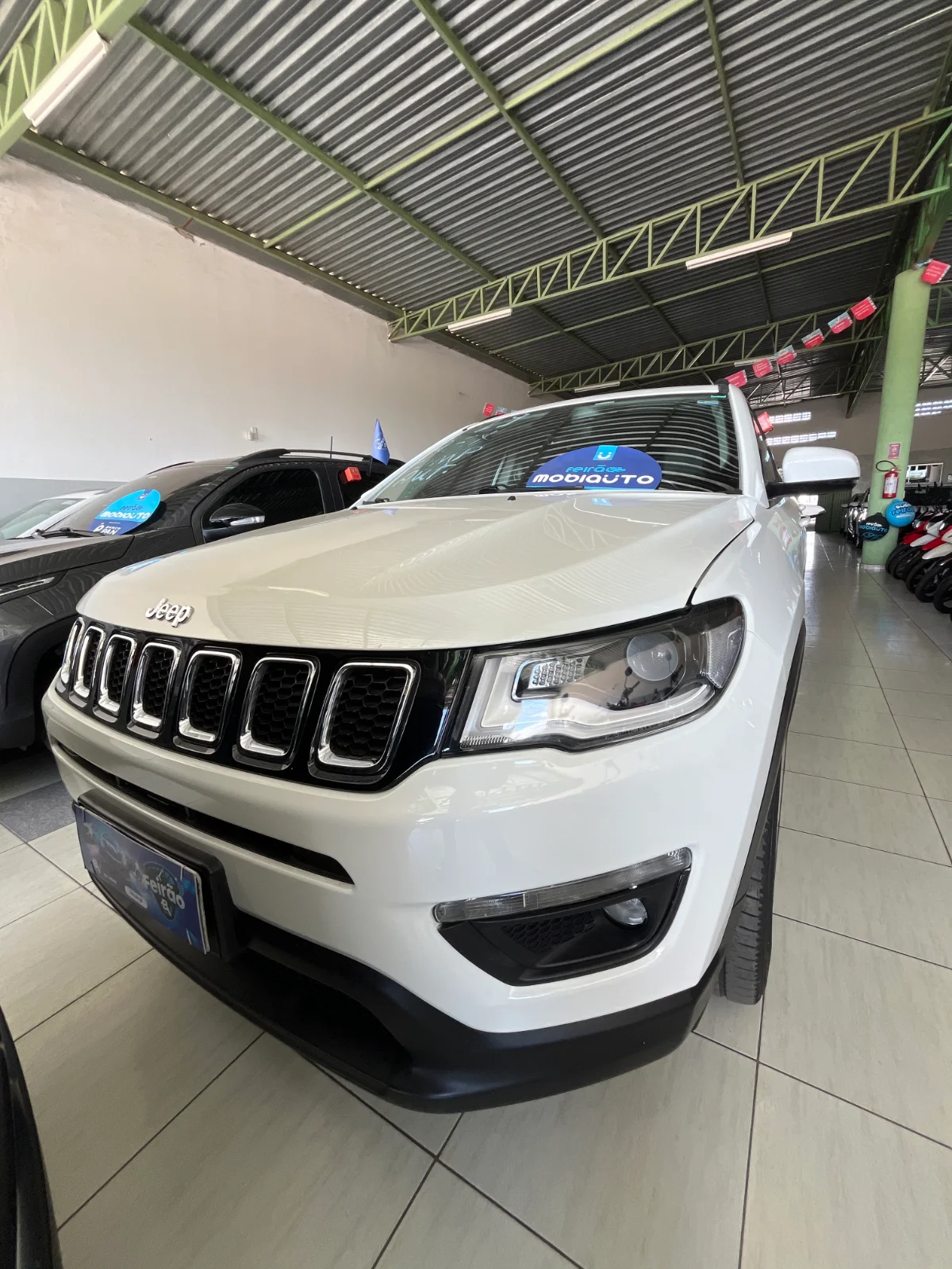 Jeep Compass — foto 1 de 4