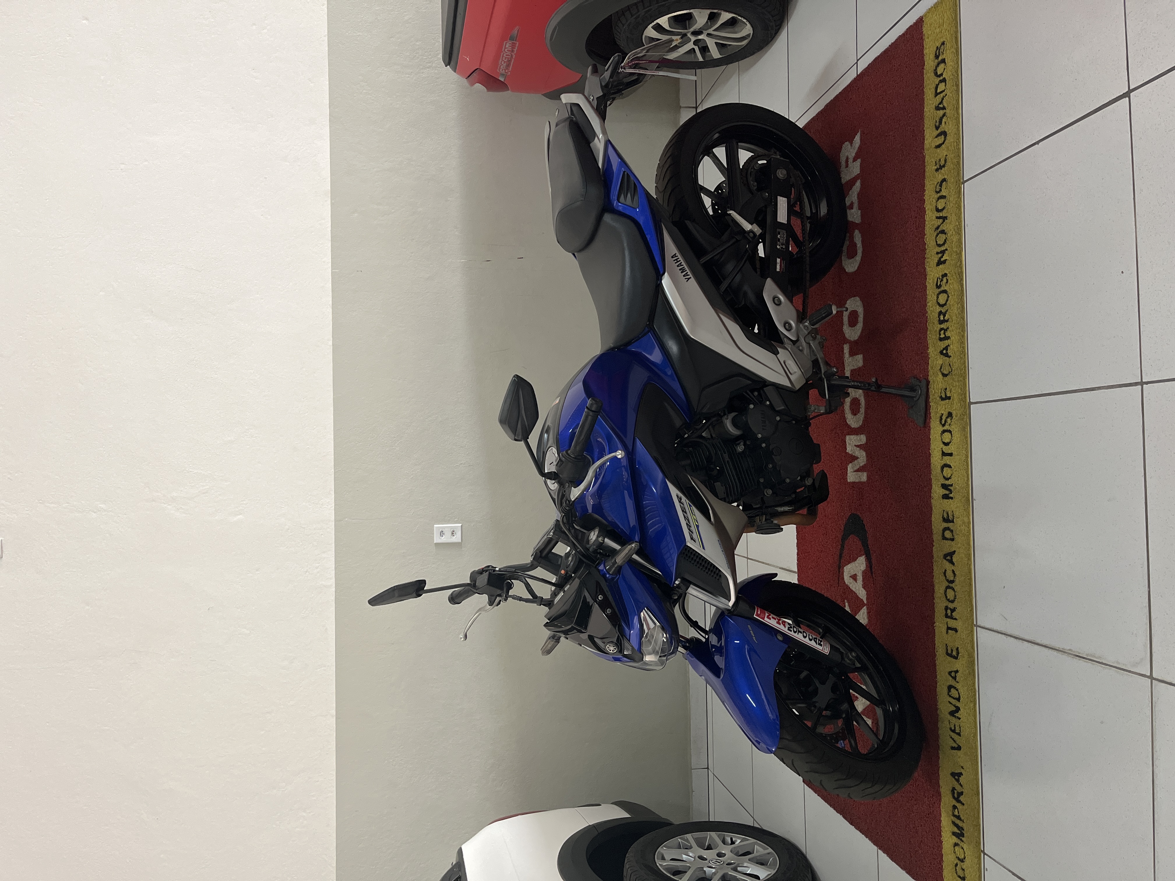 Yamaha Fazer — foto 1 de 4