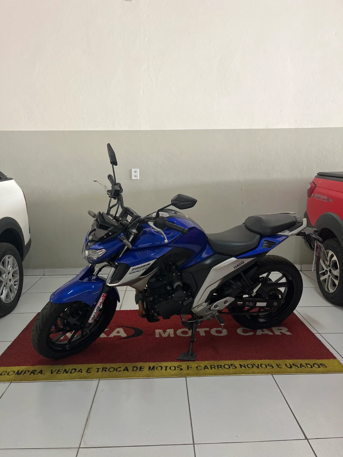 Yamaha Fazer — foto 1 de 4