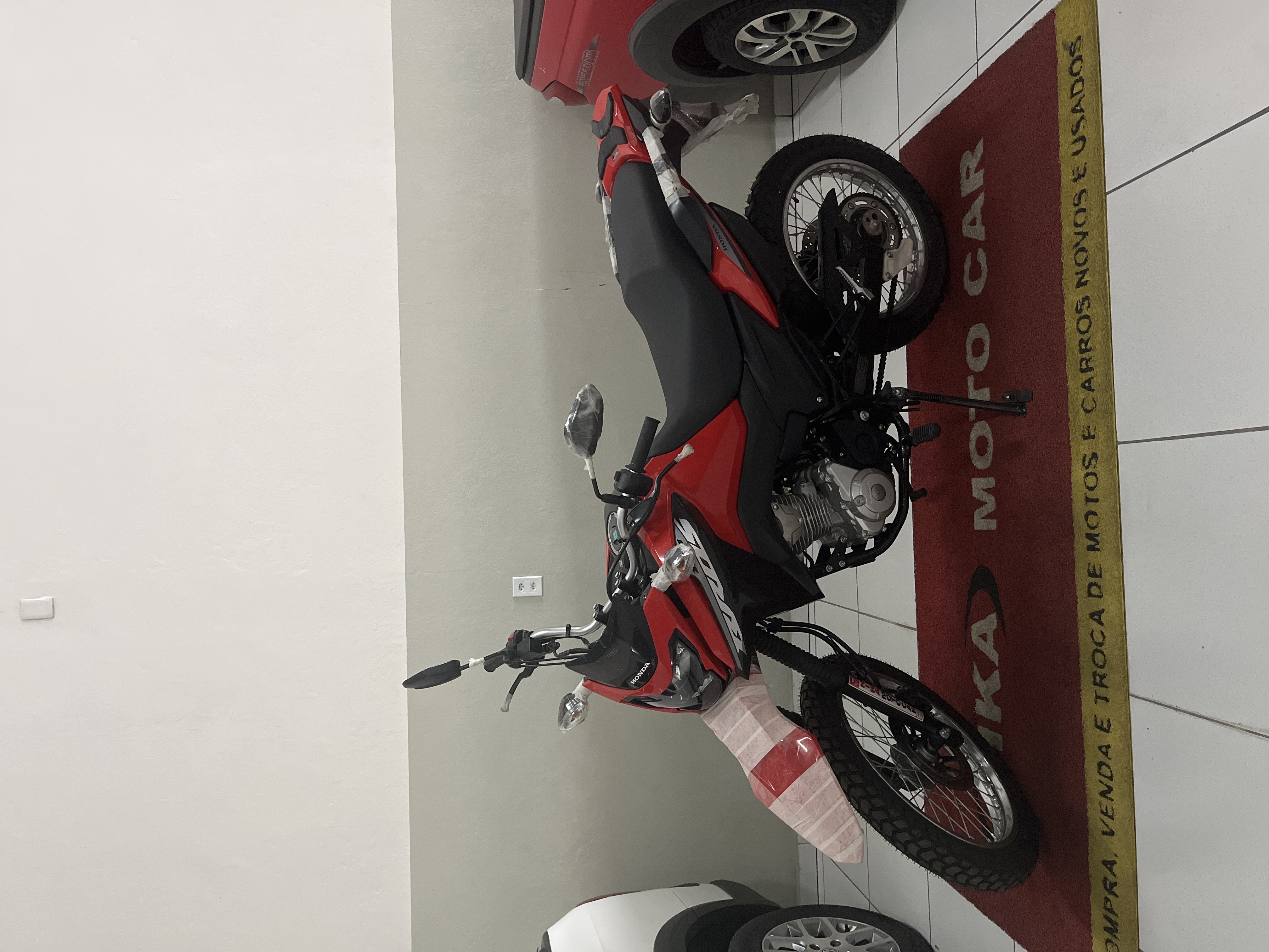 Bros 160 — foto 1 de 4