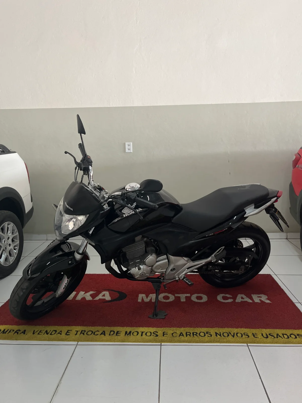 Honda CB300R — foto 1 de 4