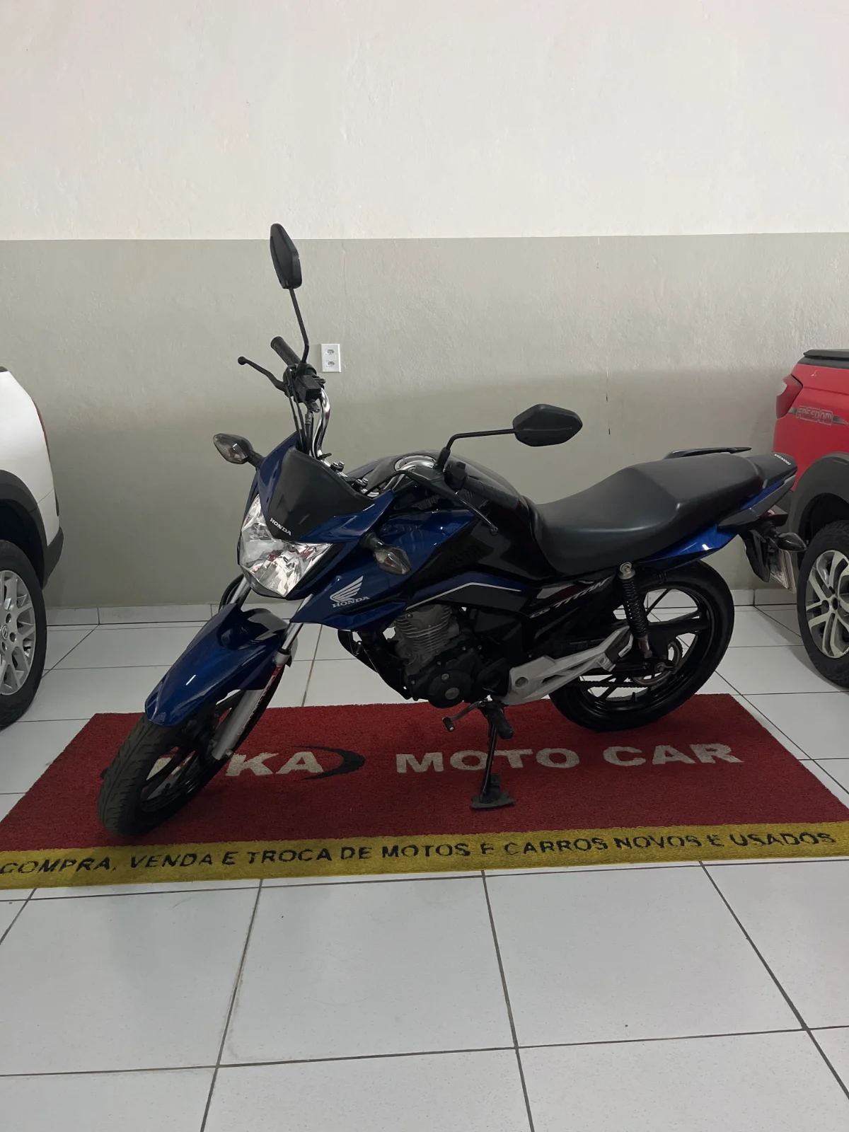Honda Titan — foto 1 de 4