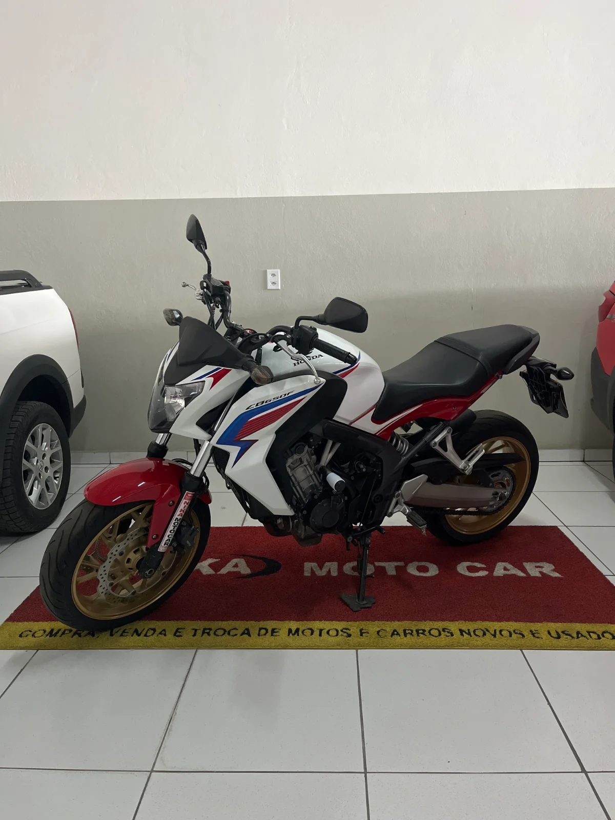 Honda CB — foto 1 de 4
