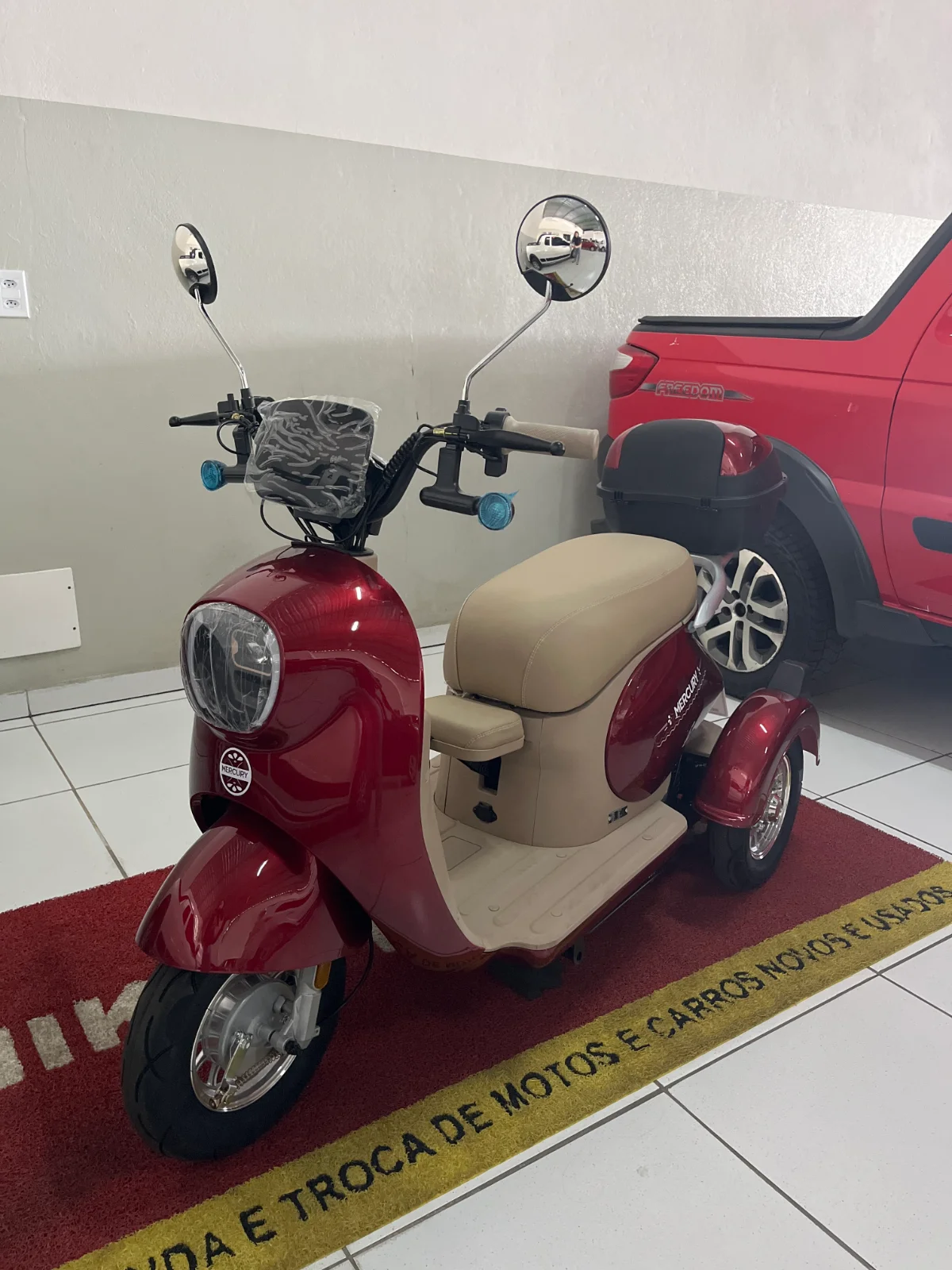 Mercury Triciclo — foto 1 de 2
