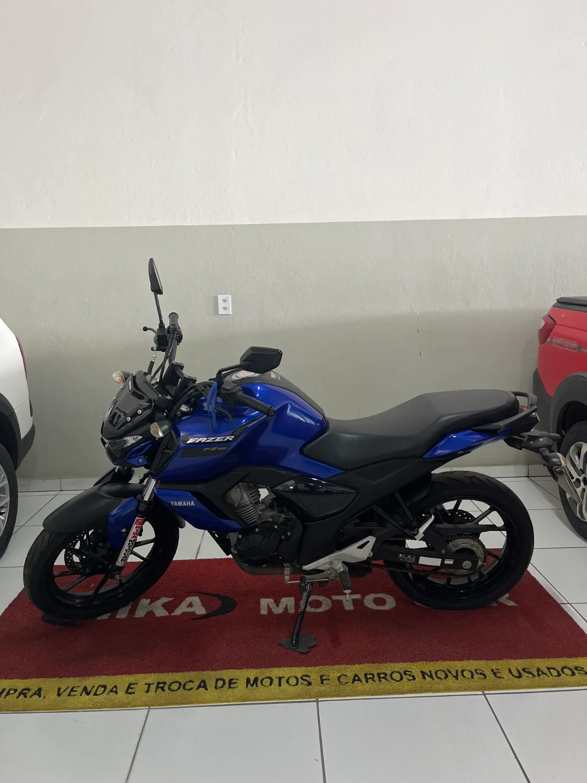 Yamaha Fazer — foto 1 de 4