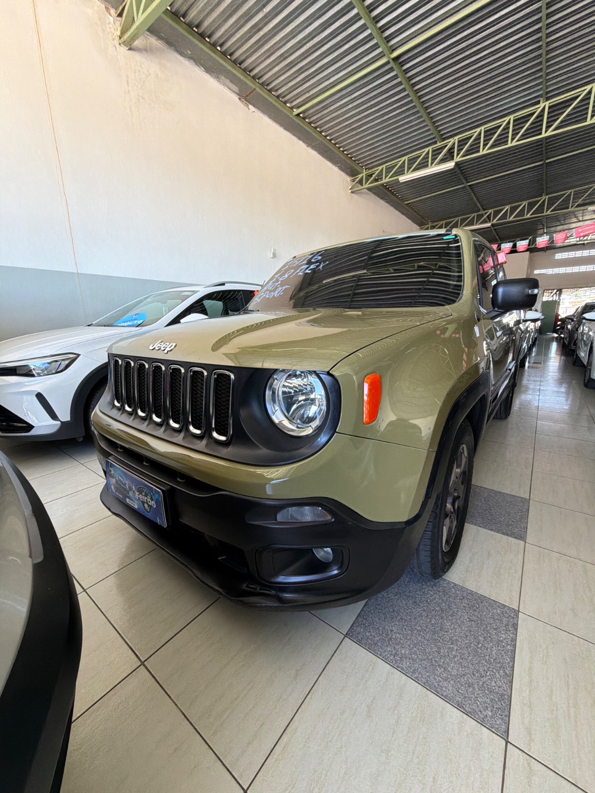 Jeep Sport — foto 1 de 3