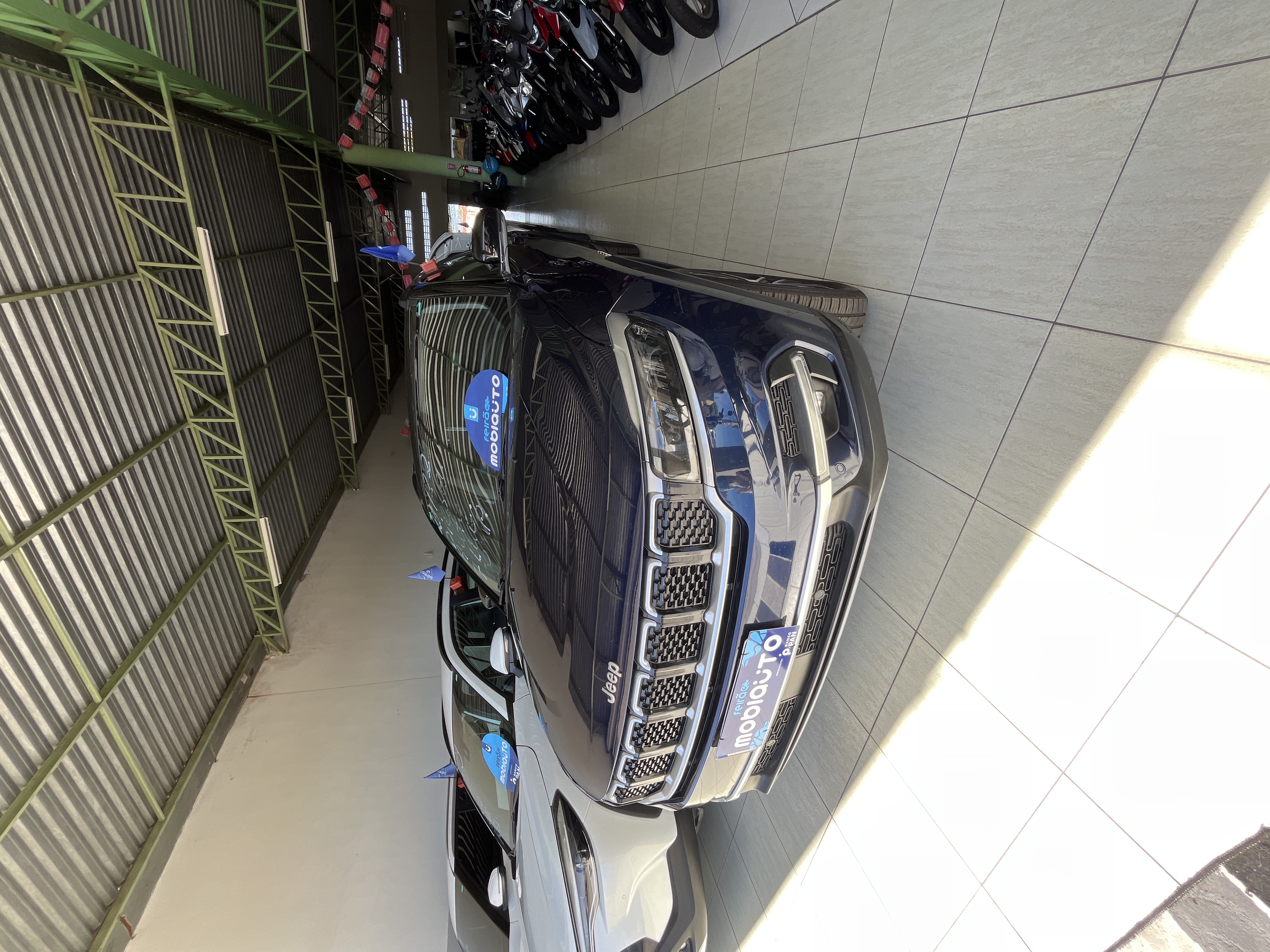 Jeep Commander — foto 1 de 4