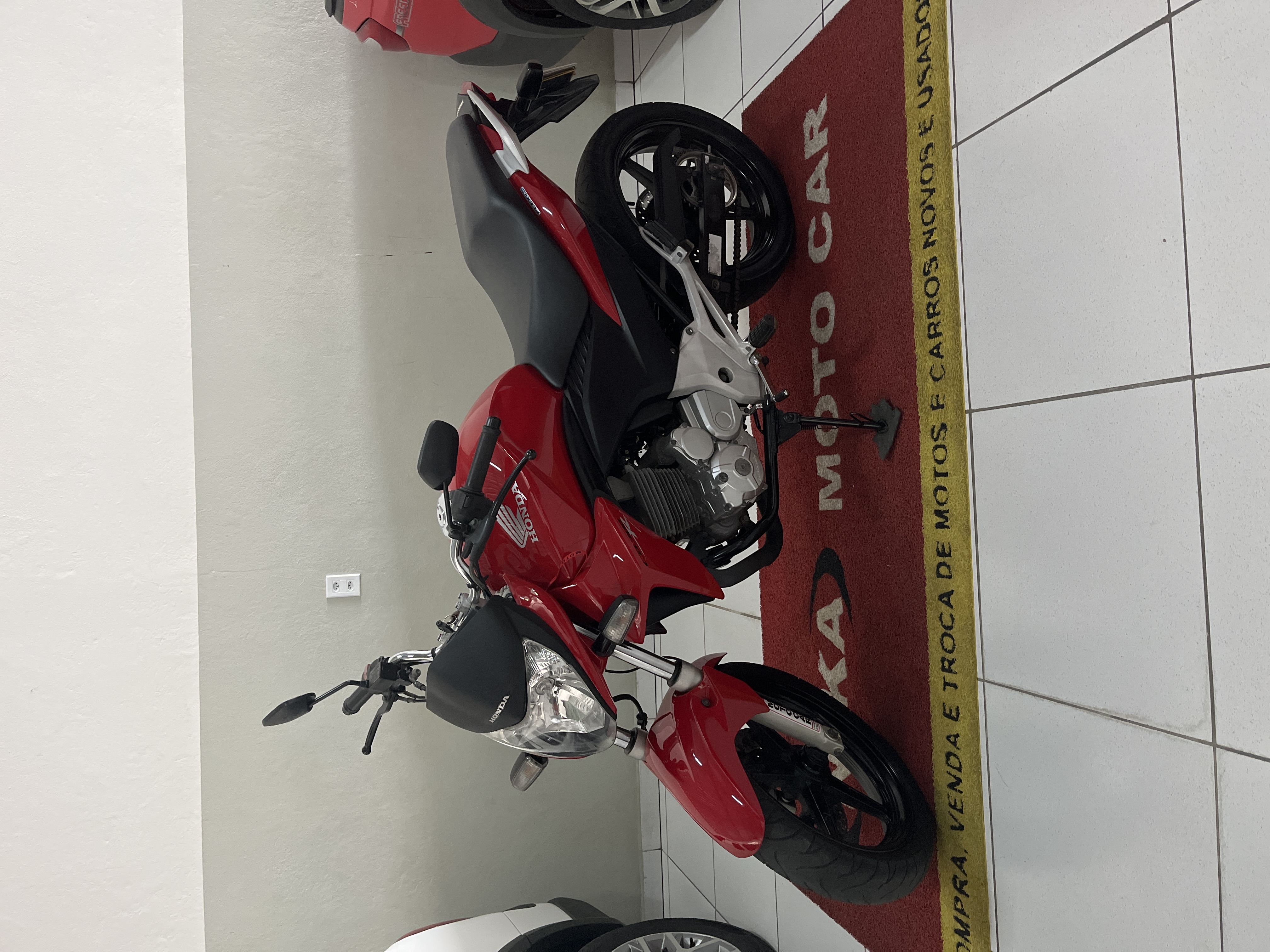 Honda CB — foto 1 de 4