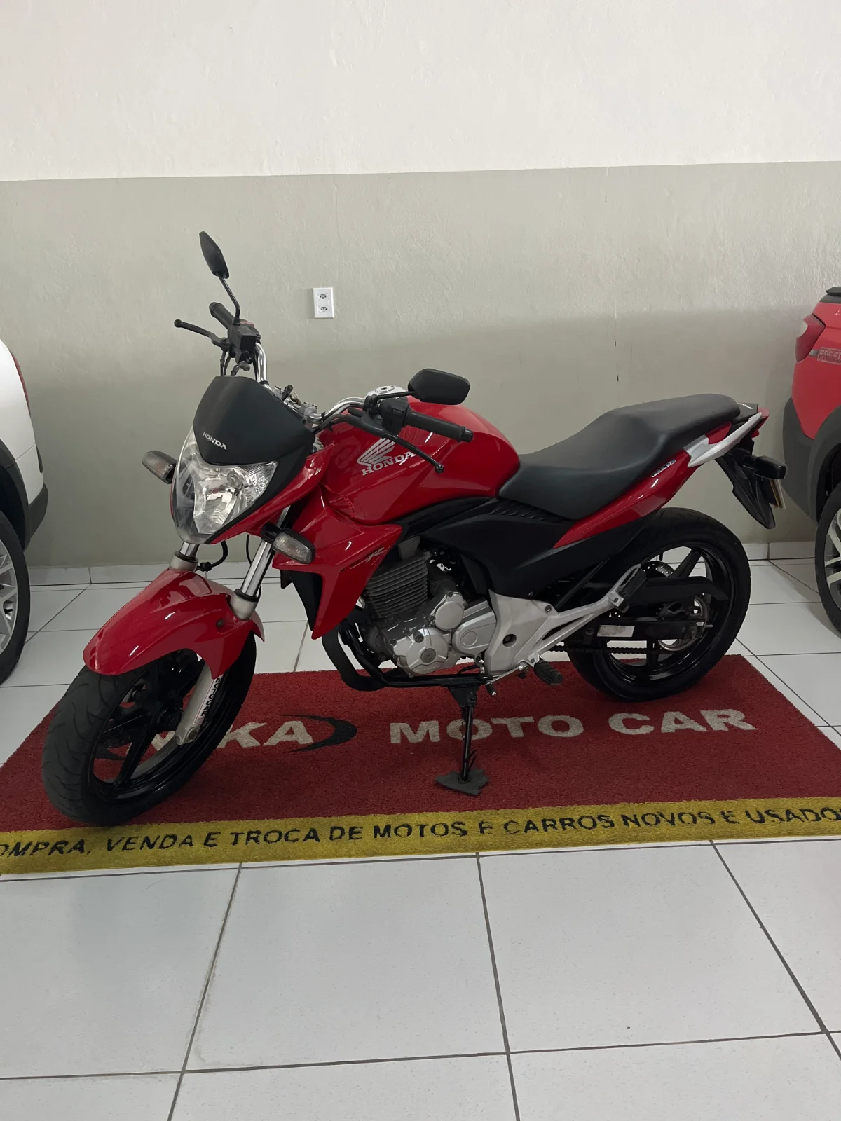 Honda CB — foto 1 de 4