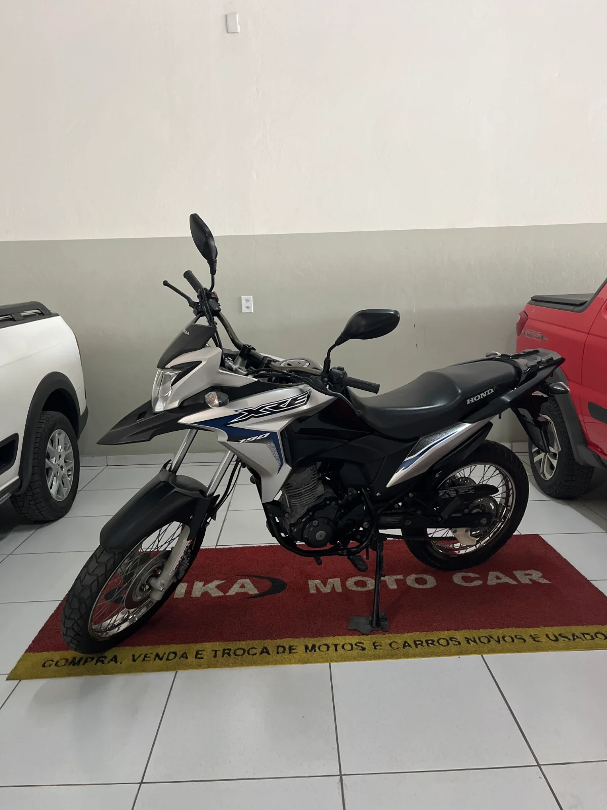Honda XRE — foto 1 de 4